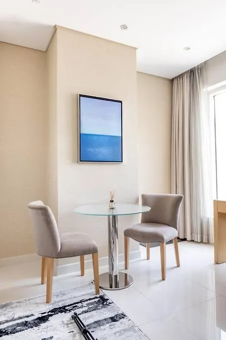 Studio Canal View With Partial Burj Khalifa View 5Min To Dubai Mall Apartment