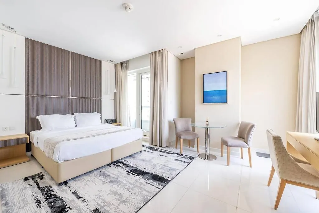 Studio Canal View With Partial Burj Khalifa View 5Min To Dubai Mall