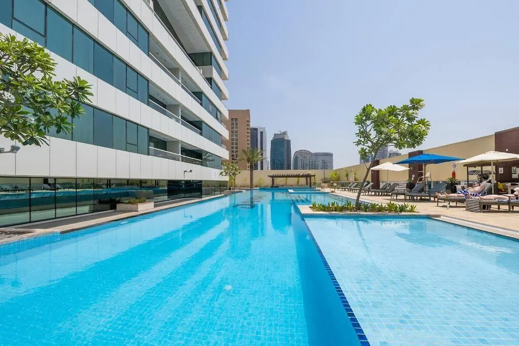 Studio Canal View With Partial Burj Khalifa View 5Min To Dubai Mall