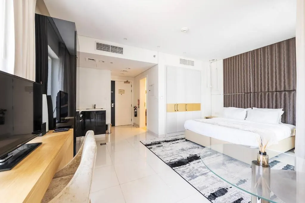 Studio Canal View With Partial Burj Khalifa View 5Min To Dubai Mall 0*,  アラブ首長国連邦