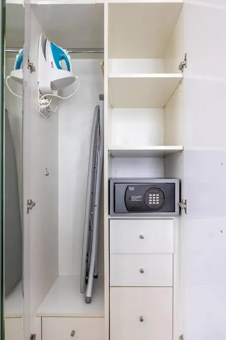 Studio Canal View With Partial Burj Khalifa View 5Min To Dubai Mall 0*,
